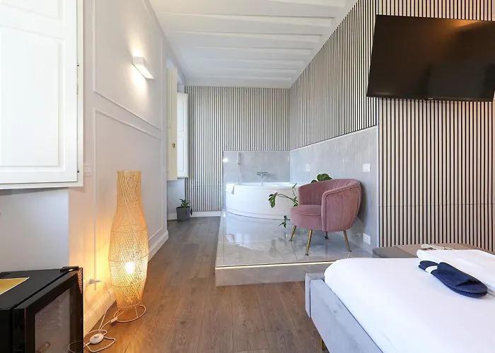 Plaza Suites, Luxury Collection 4*