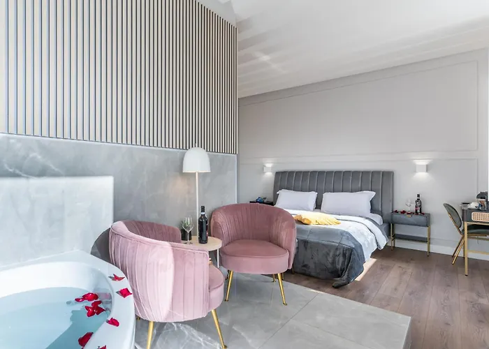 Plaza Suites, Luxury Collection