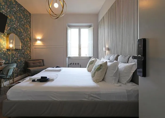 Plaza Suites, Luxury Collection